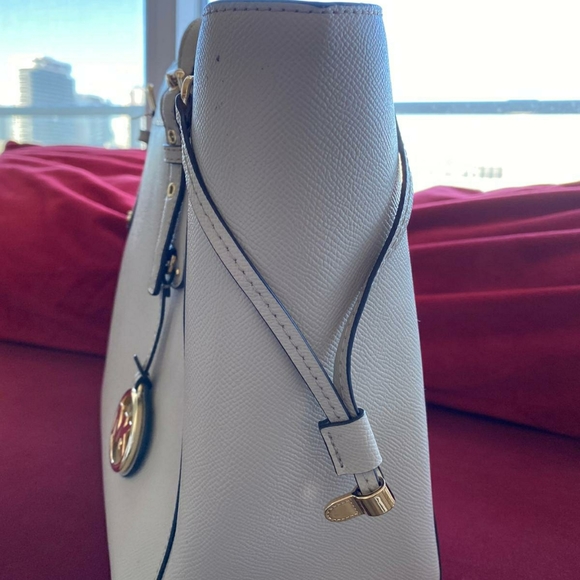 MK. Micheal Kors Voyager LOGO tote bag. - Picture 2 of 8